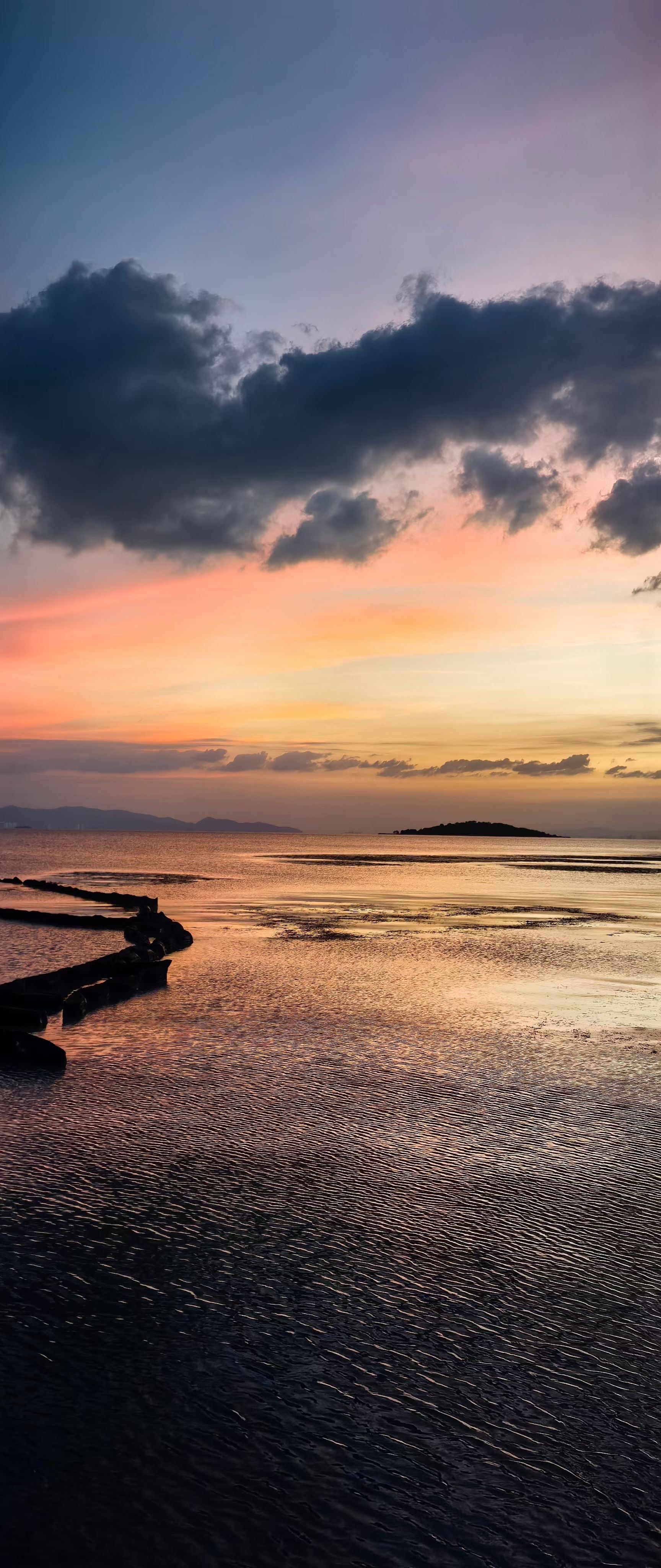 《贵州服务器托管：数据中心的“天然空调房”，为企业降本增效的明智之选》